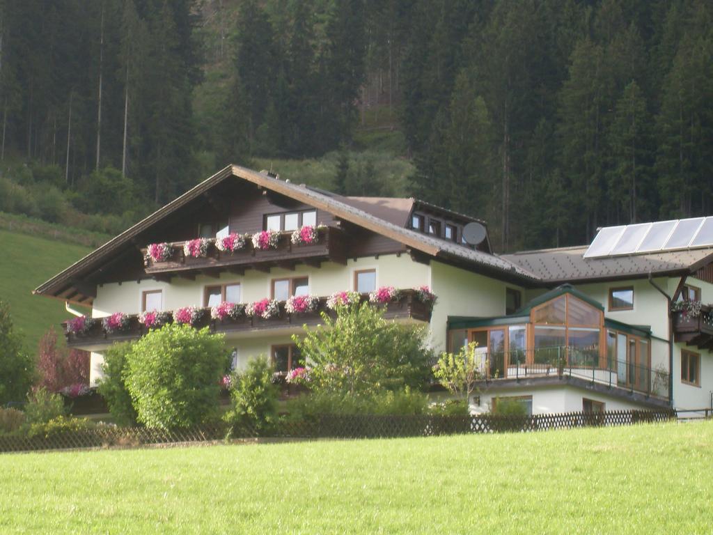 Gaestehaus Huber Fruehstueckspension Schladming Exterior photo